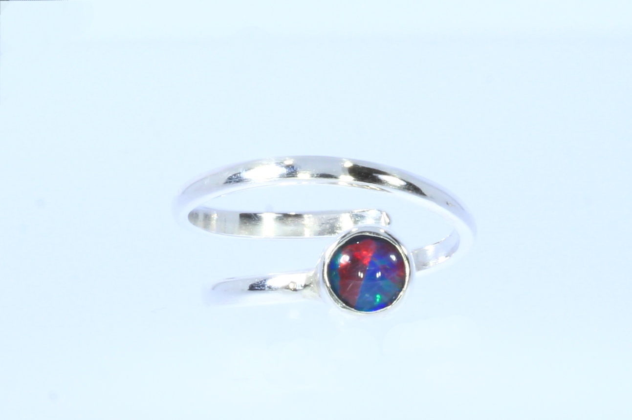 Opal ring nr 10. (6 mm opal)